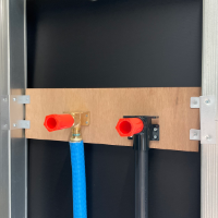 下地カンタン金具【壁の中の配管用】